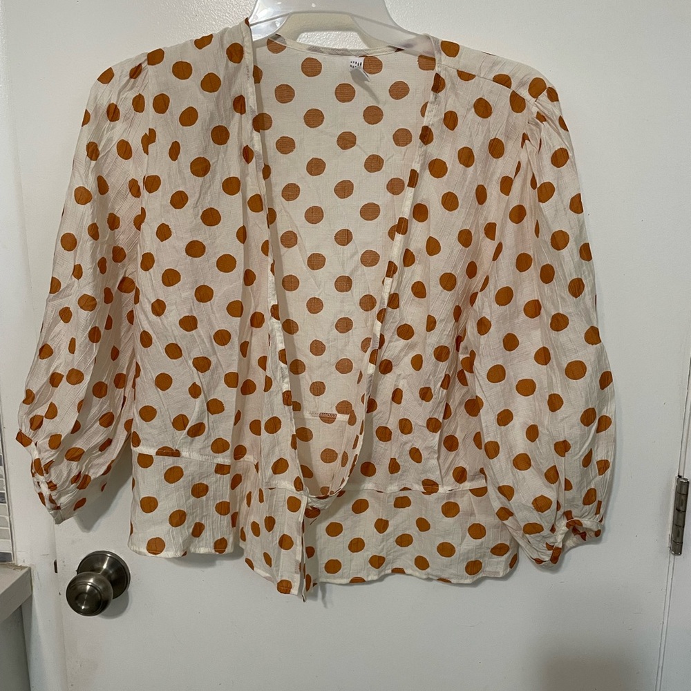 MNG Mango Open front White w rust
Polka dots puffy sleeve Camisole Blouse 10